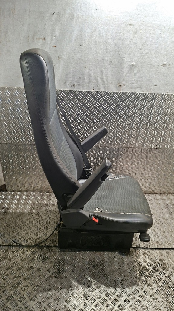 фото №8, Сидіння лівий перед scania r