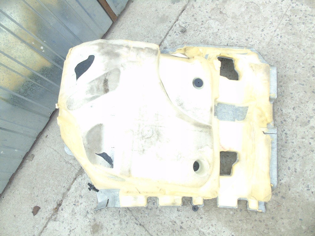 фото №9, Обшивка коврик правый левый перед volvo v50 s40 ii