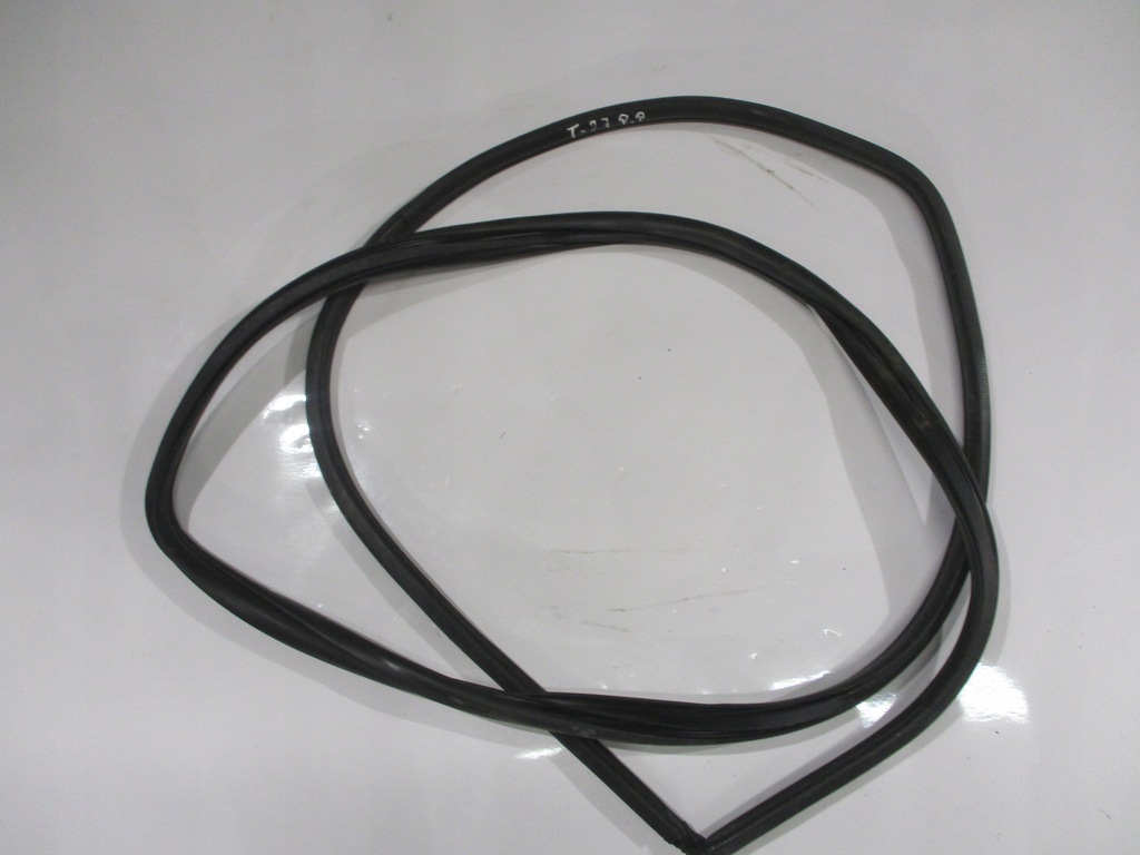 фото №1, Прокладка дверь правый перед toyota avensis t27