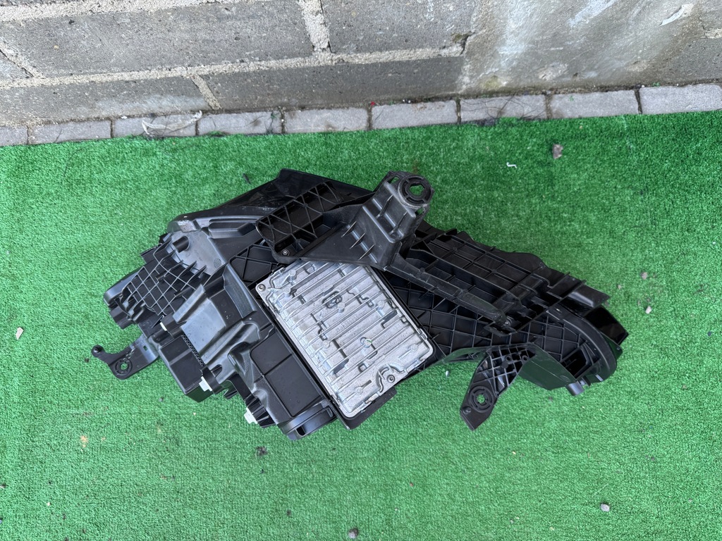 фото №14, Volvo ex-30 full led лампа правая 80000628