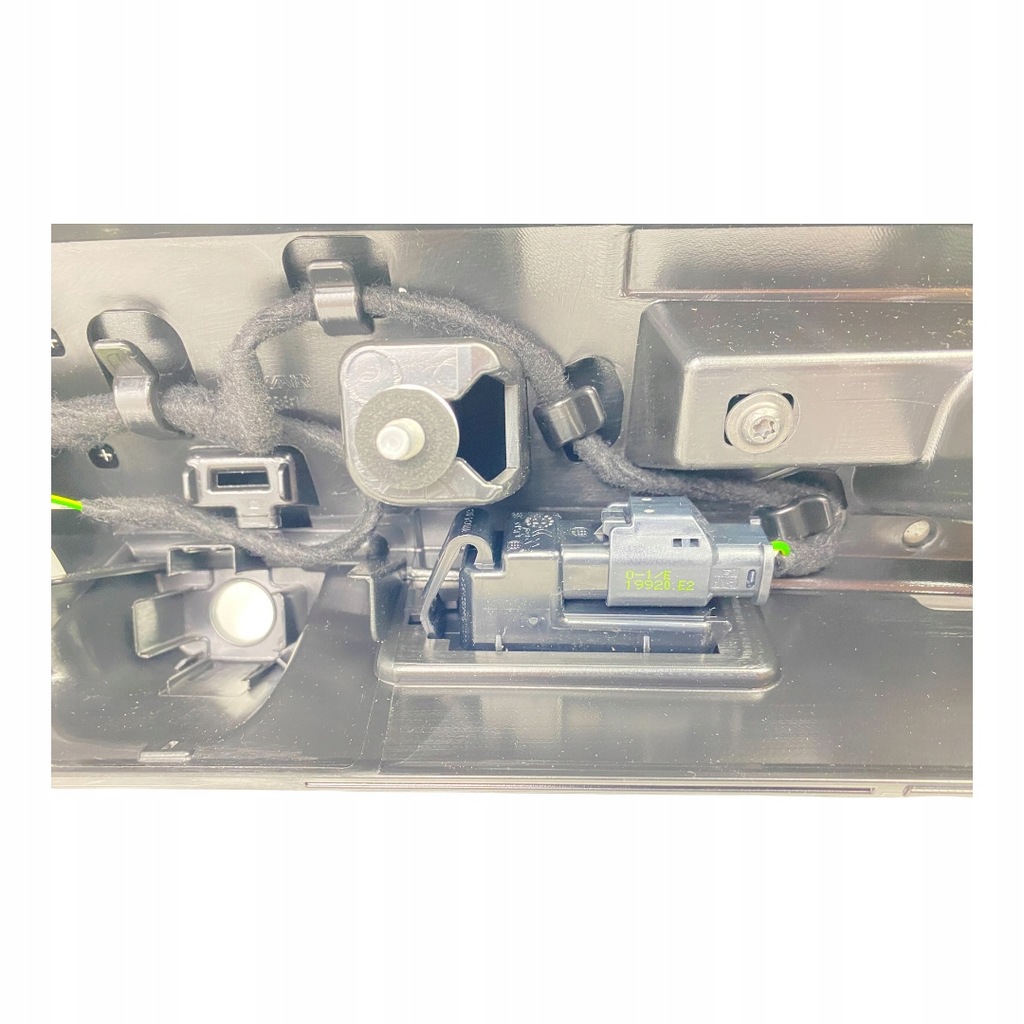 фото №13, Накладка задний крышки citroen c4 iii 2021 9834897880