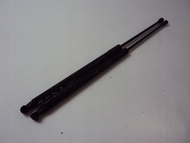 фото №1, Амортизаторы крышки багажника toyota aygo ii 1.0b fl