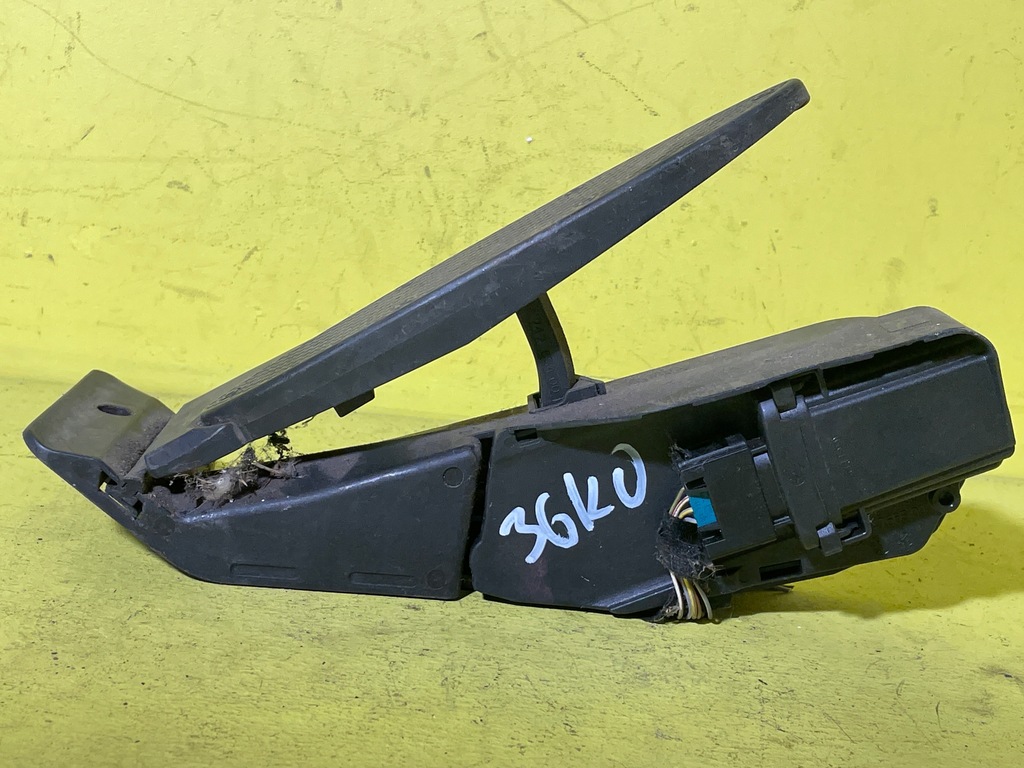 фото №1, Потенциометр газа mini cooper r56 1.6 бензин 747665