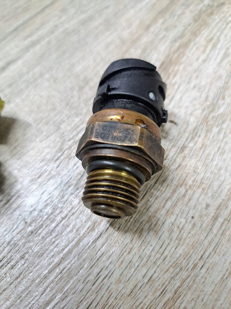 фото №5, Датчик тиску оливи renault dxi volvo fh fm fl fe