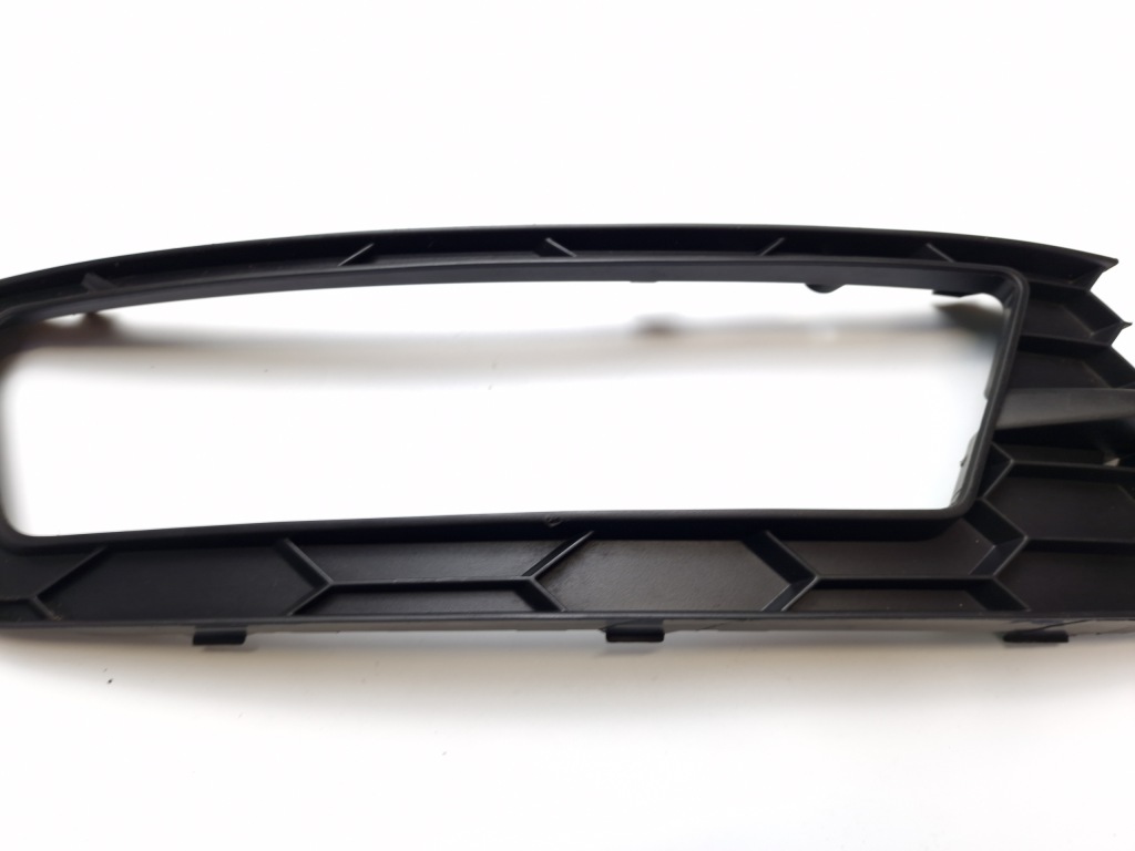 фото №3, Skoda оригінальний номер 5ja807682 решітка бампера передній p