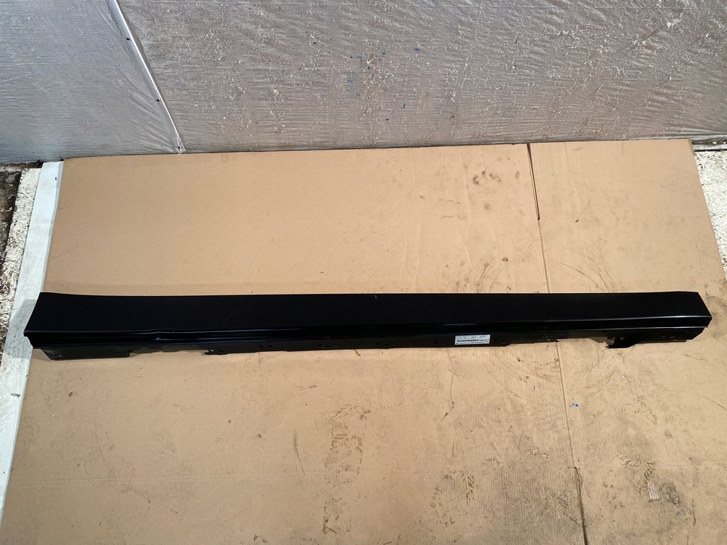 фото №1, Bmw 3 f30 f31 молдинг порог правая