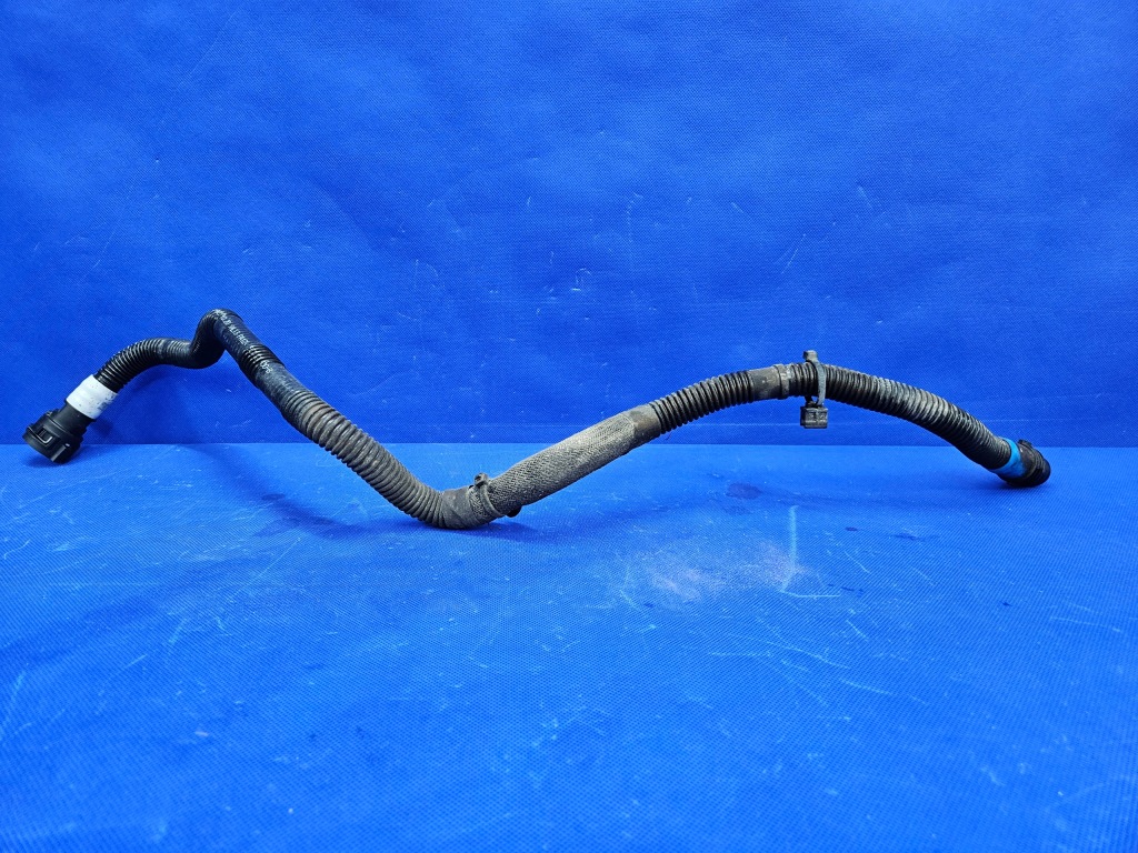 Купити Tesla model y 3 рестайлінг  шланг патрубок радіатора трубка води 1504721-00-b оригінал