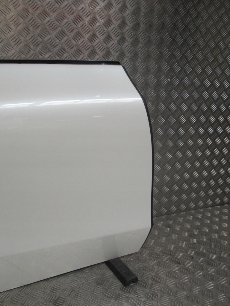 Купить Дверь правый задний  mercedes gt amg w290 x290 f1230