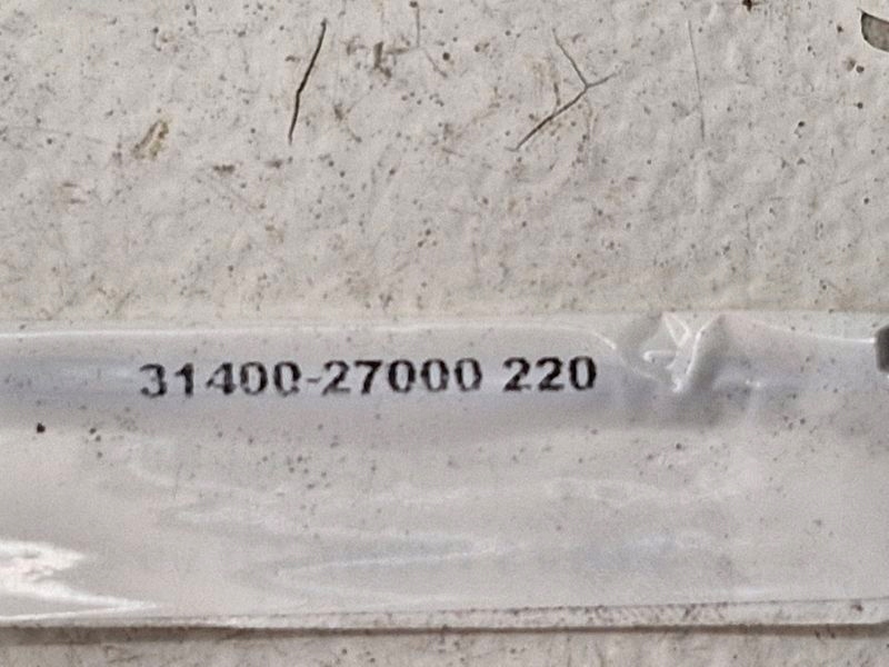 фото №10, Hyundai santa fe i 1 2.0 crdi молдинг впрыскная 31400-27000