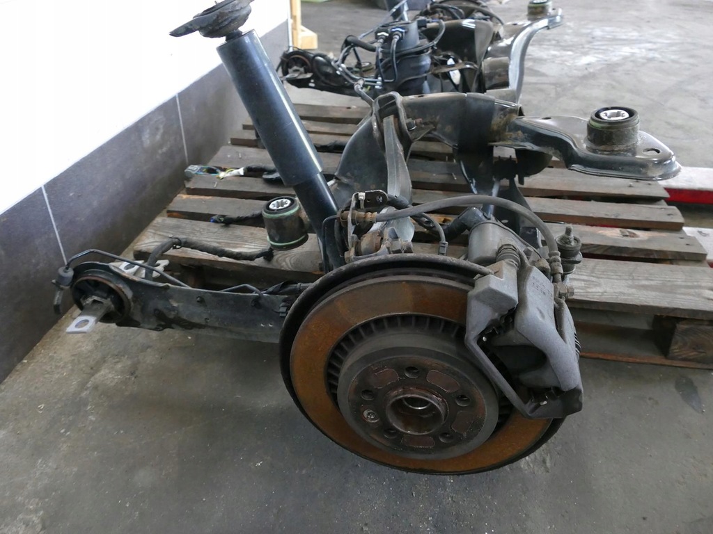 фото №10, Volvo xc60 i lift 2.4 d5 awd подрамник подрамник ступица диск суппорт амортизатор