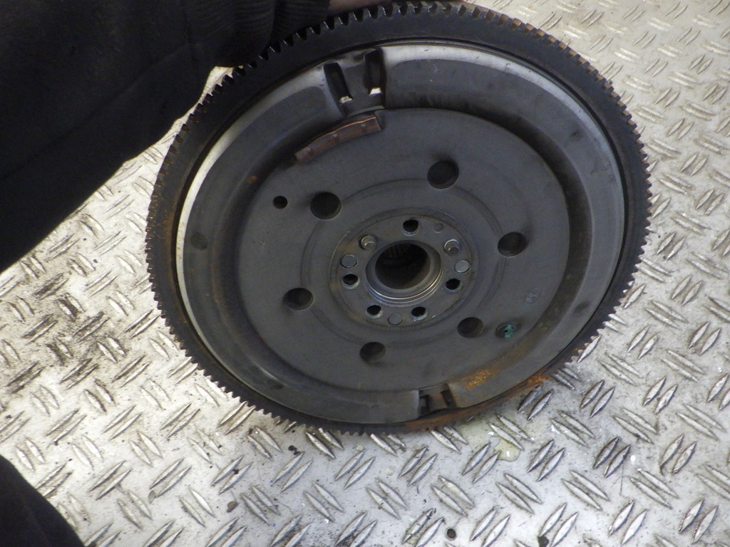 фото №5, Clio v 1,5dci сцепление полный двухмассовый маховик 302104374r