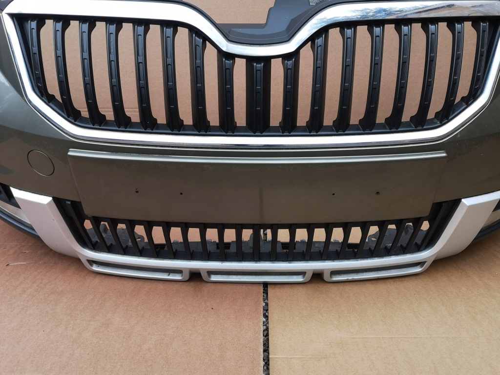 Skoda yeti scout рестайлінг  13-17 4x4 бампер передній комплектний  колір lf6x Зі Шроту