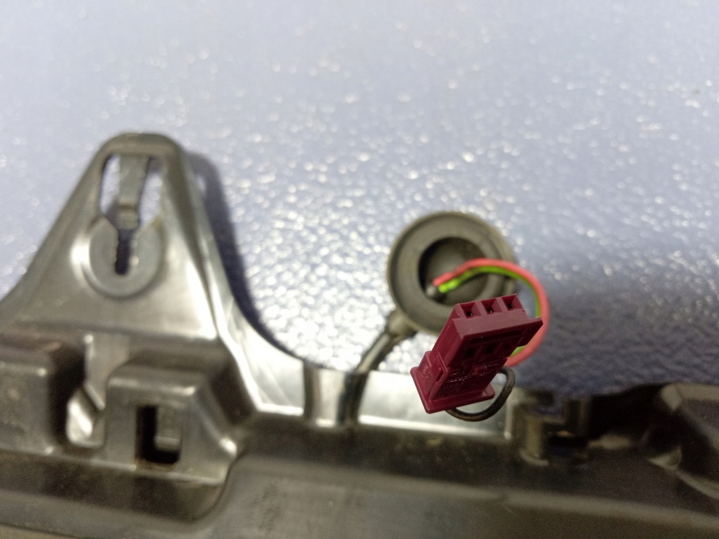 фото №6, Bmw x5 g05 кронштейн спойлер спойлер кришки 7451982 416