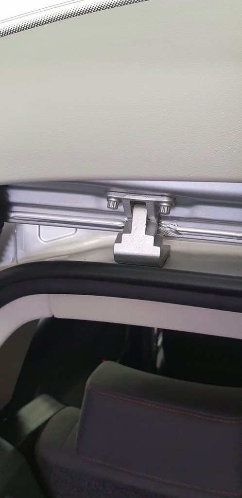 фото №1, Петля кришки багажника задня vw golf 5 plus