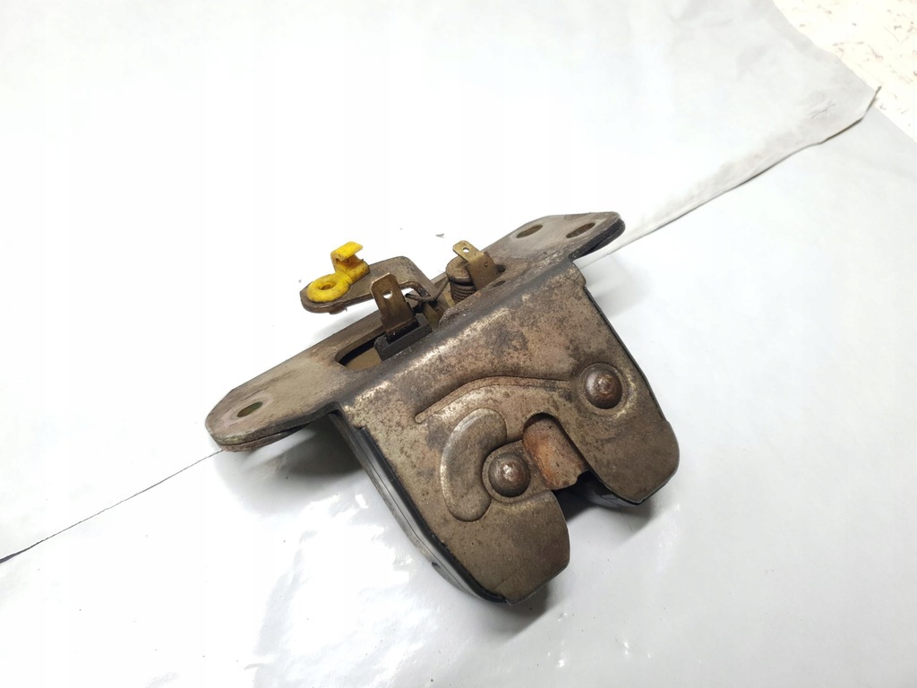 фото №4, Замок крышки задняя volvo v40