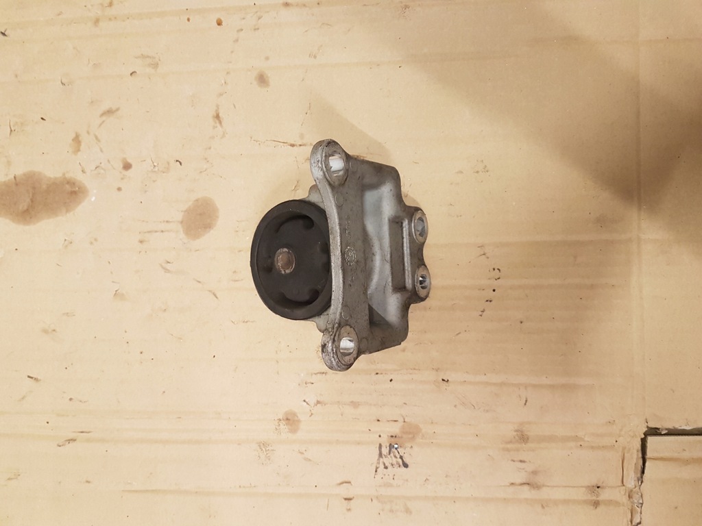 фото №1, Nissan gt-r r35 3.8 vr38 подушка кронштейн кронштейн