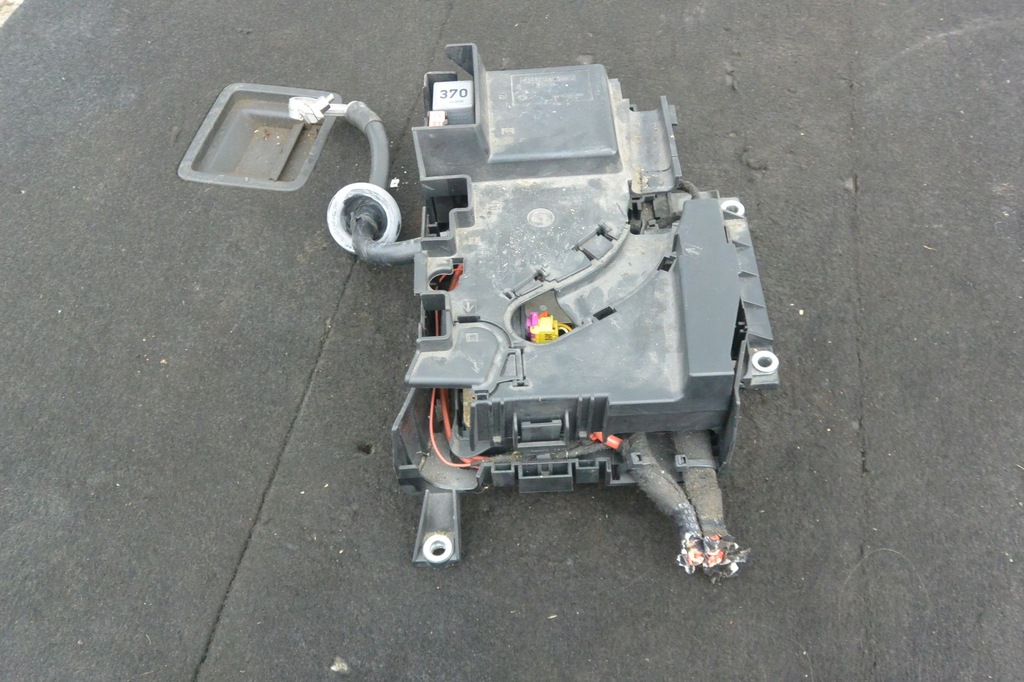 фото №1, Коробка предохранителей корпус audi q7 4l touareg 7l