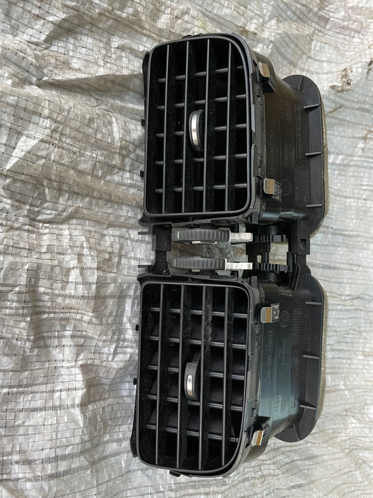 фото №1, Kartki обдув средняя vw polo 6r0819728