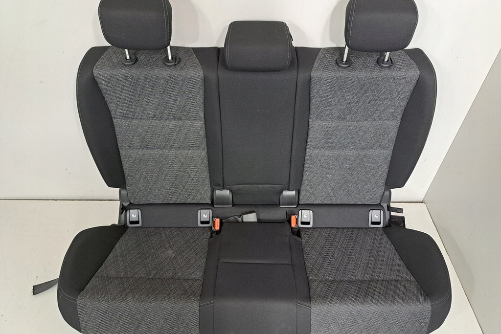 фото №16, Комплект сидений bmw 4 convertible g23, g83 5a1ca98 1.5l hybrid 2022