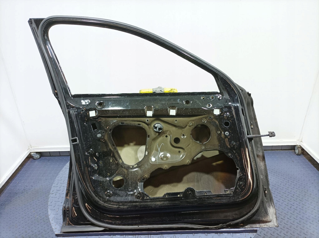 фото №8, Audi a6 c8 sedan дверь перед передние левая ly9b