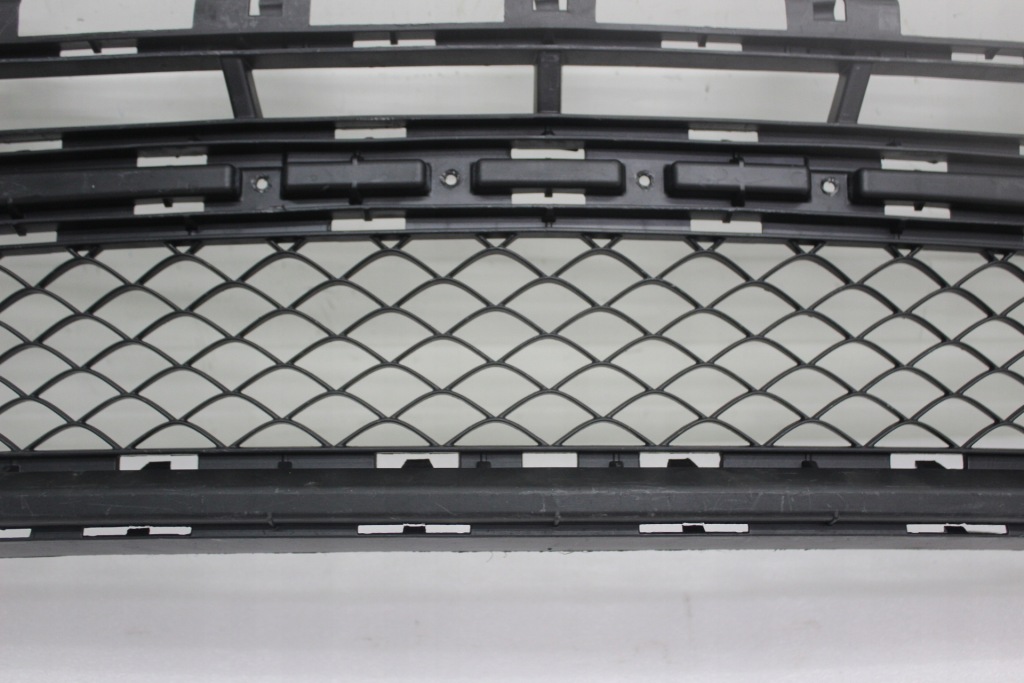 Mercedes e w212 63 amg середня решітка бампера a2128850424 Київ