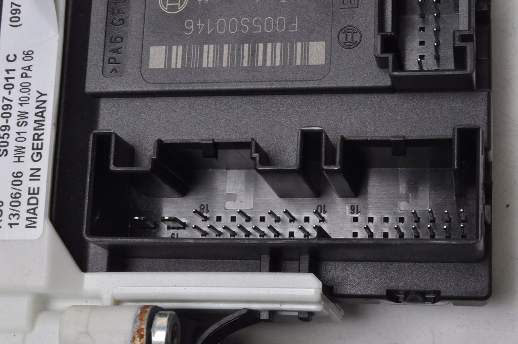 фото №11, Porsche 911 997 подъемник стекло правый перед 3d 99754207601 99762418103