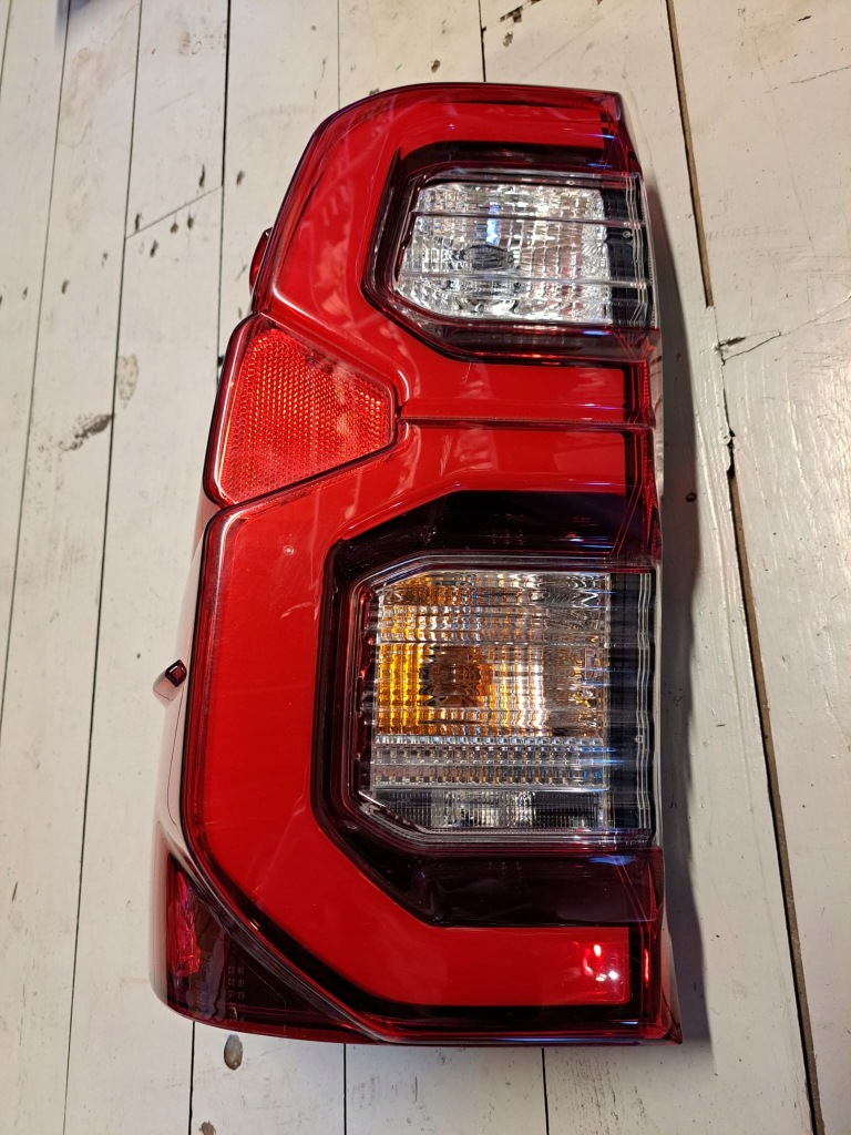 фото №1, Toyota hilux viii лампа задня ліва 0k187 35677