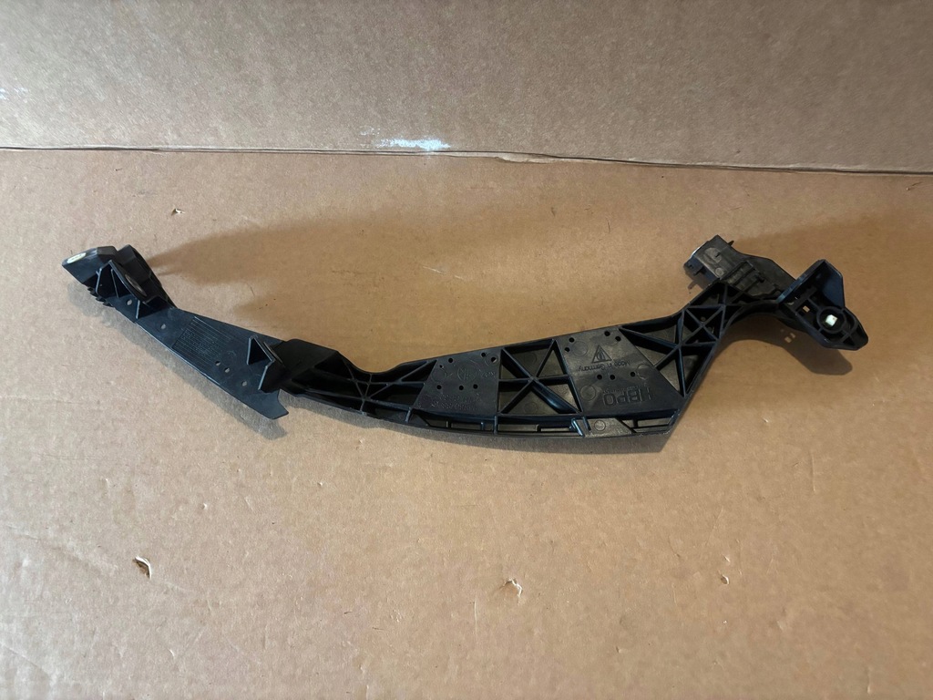 фото №1, Porsche macan напрямна lewego фара 95b807889c