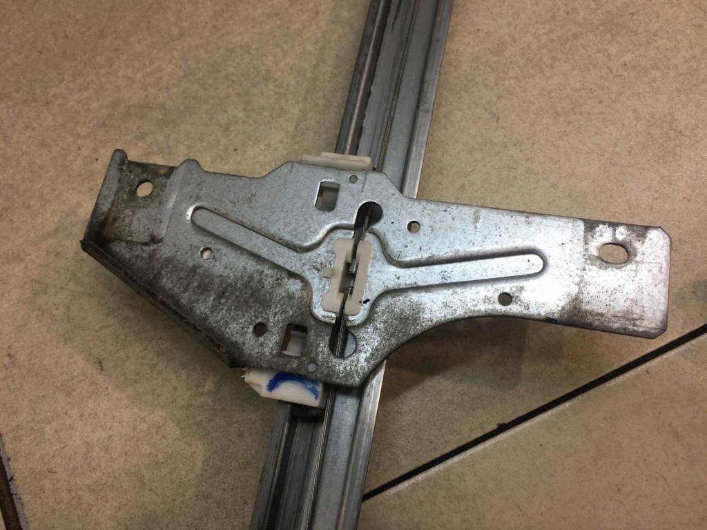 фото №6, Подъемник стекло правый перед 307 sw 9634457280