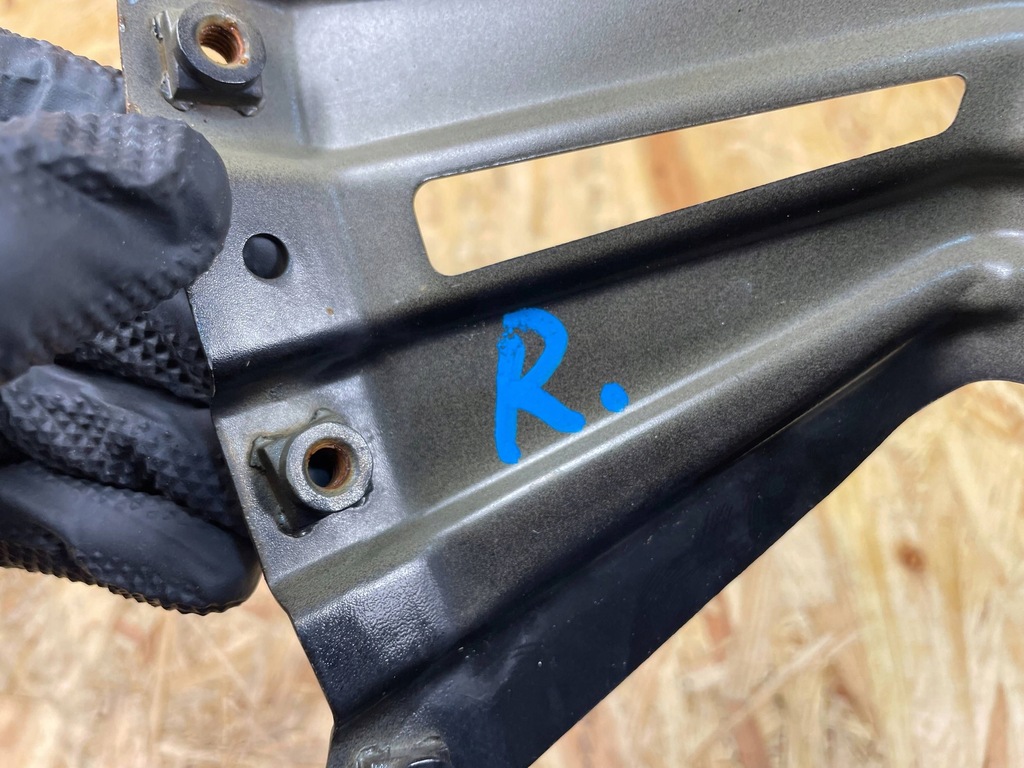 фото №9, Кронштейн кронштейн кронштейн крыла перед правое mg zs ev 10230200 2021-