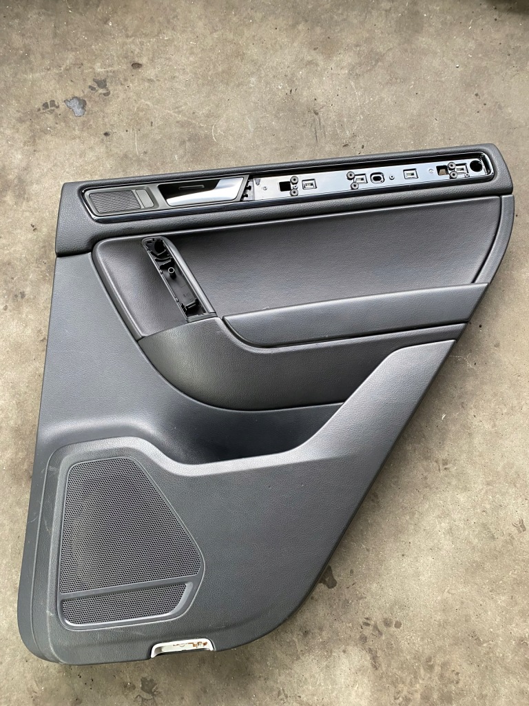 фото №1, Vw touareg 7p обшивка дверь правый задний