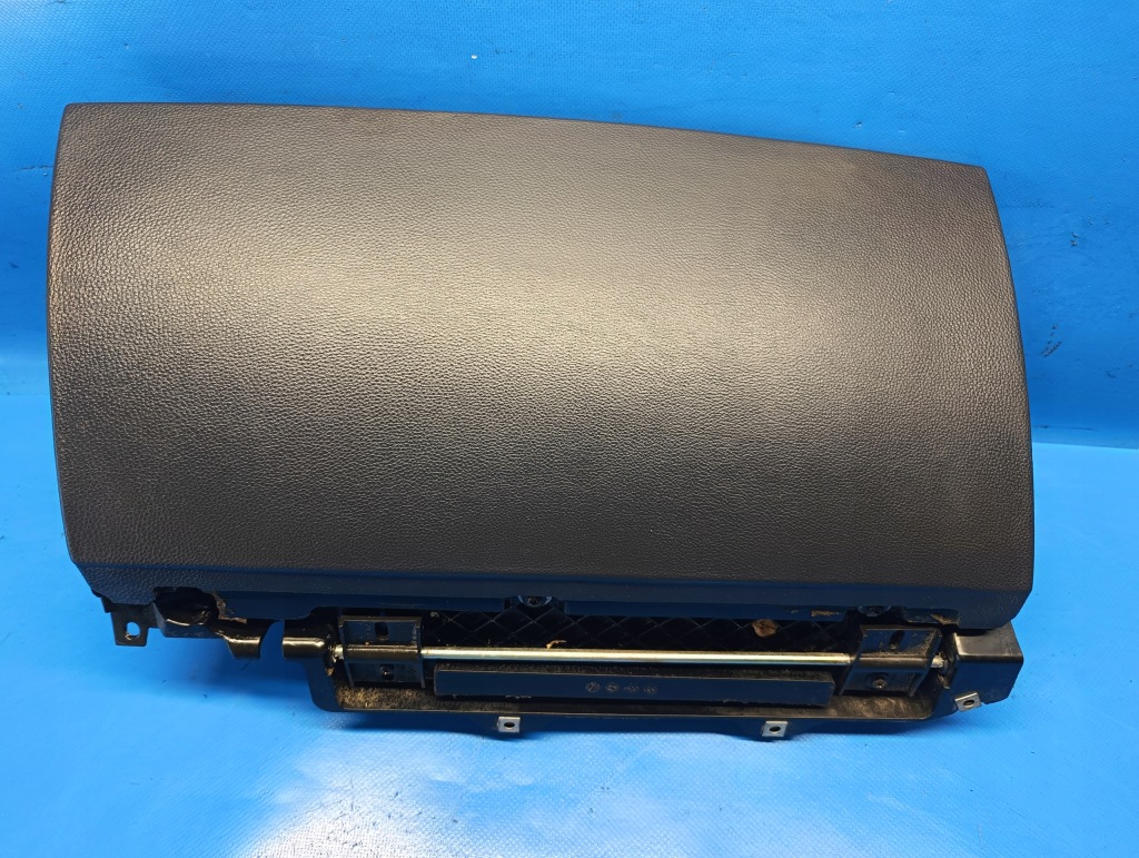 Купить Бардачок пассажира bmw 7 e65 01-08r.