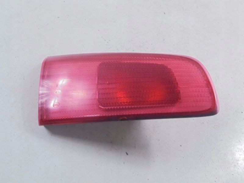 фото №10, Mazda 2 i 03-05 лампа задняя левая с крышки 3m7113547bd