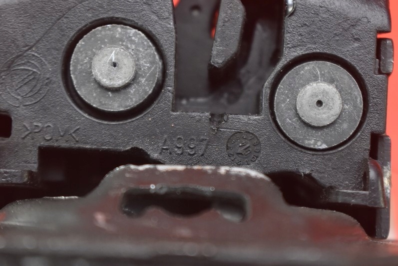 фото №9, Замок крышки задняя багажника alfa romeo gt 03-10