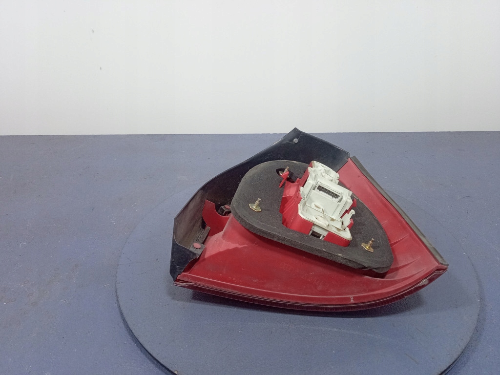 фото №3, Audi a3 8l lift лампа задня ліва задня 8l0945095b