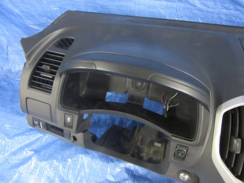 фото №13, Isuzu d-max ii 2013 приборная панель приборная приборная панель + подушки безопасности org. kpl