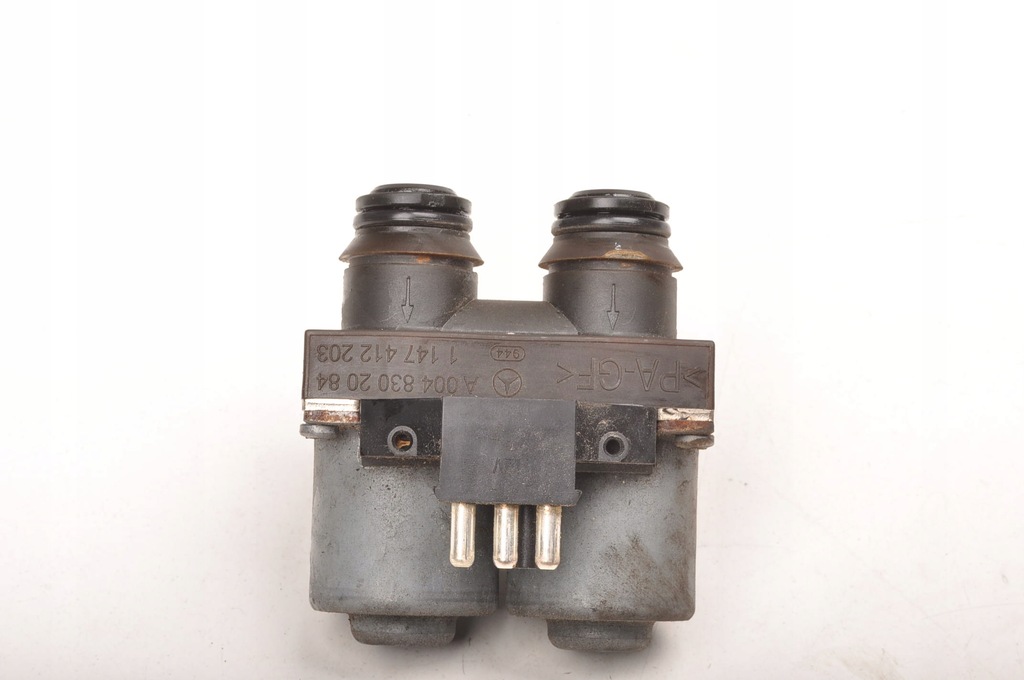 фото №1, Mercedes slk r171 w171 1.8 электроклапан a0048302084