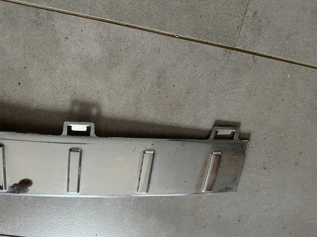 Хром молдинг бампера задняя a2518852021 mercedes w251 lift r amg в Украине