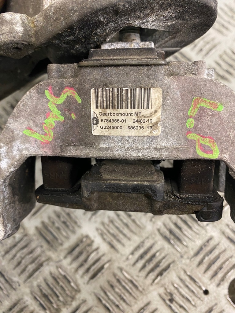 фото №3, Подушка коробки кронштейн кронштейн mini cooper r55 clubman 1.6hdi 6784355
