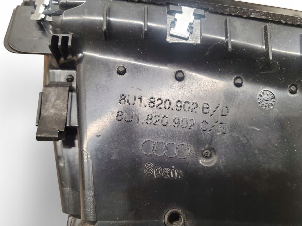 фото №8, Audi q3 8u 8u1820902b решётки обдув