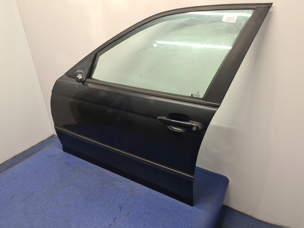 Bmw 320 e46 рестайлинг  дверь перед левая Недорого