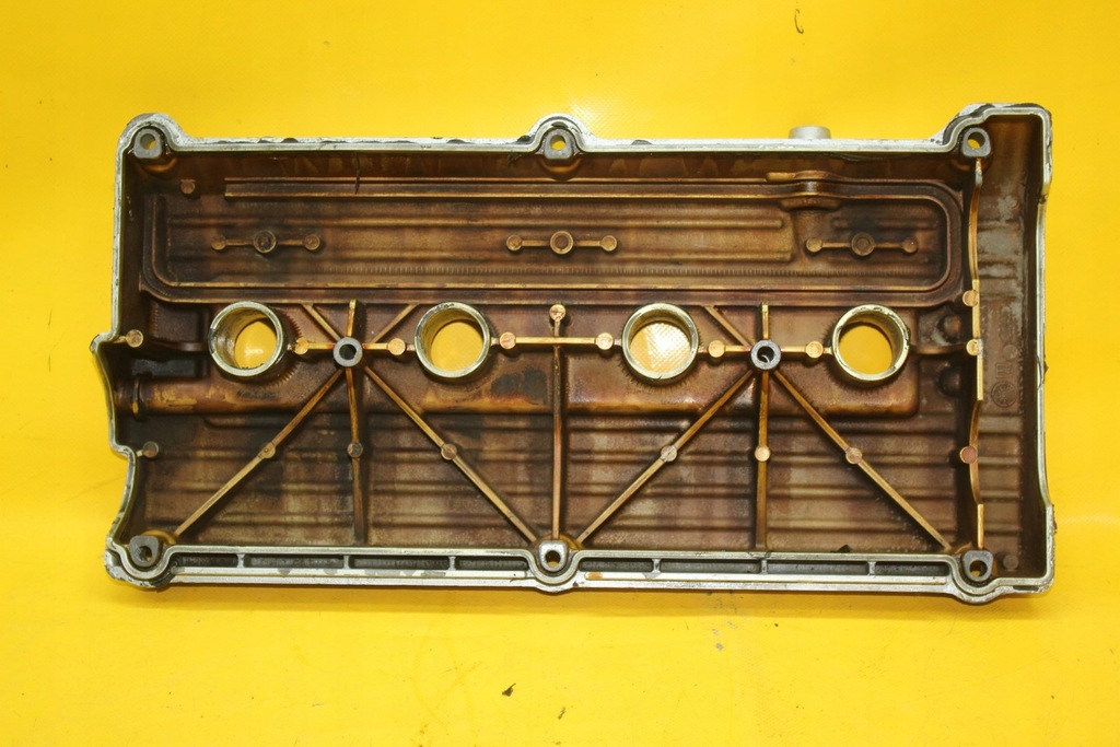 фото №7, Крышка клапанов 077103475d a6 c4 4.2 b