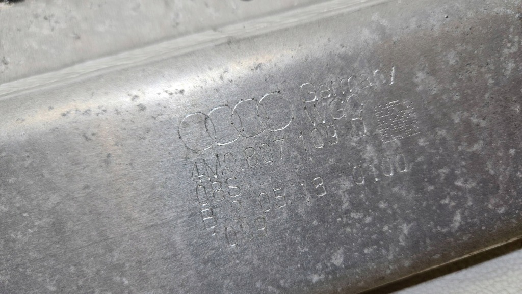 Купити Балка підсилювач бампера перед audi q7 4m 4m0807109d