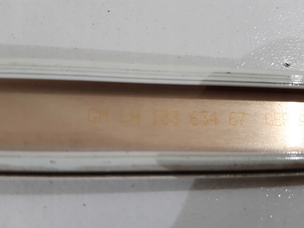 Opel adam молдинг кровельная левая 13363467 Доставка