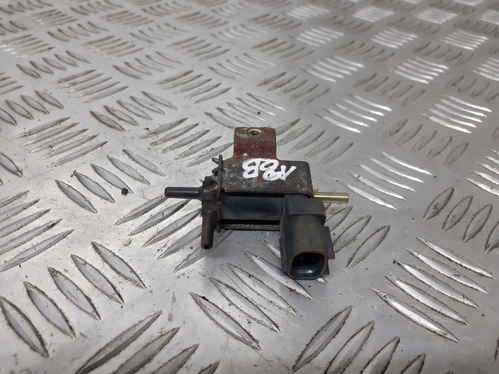 фото №1, Клапан вакуумa toyota celica 1.8 16v