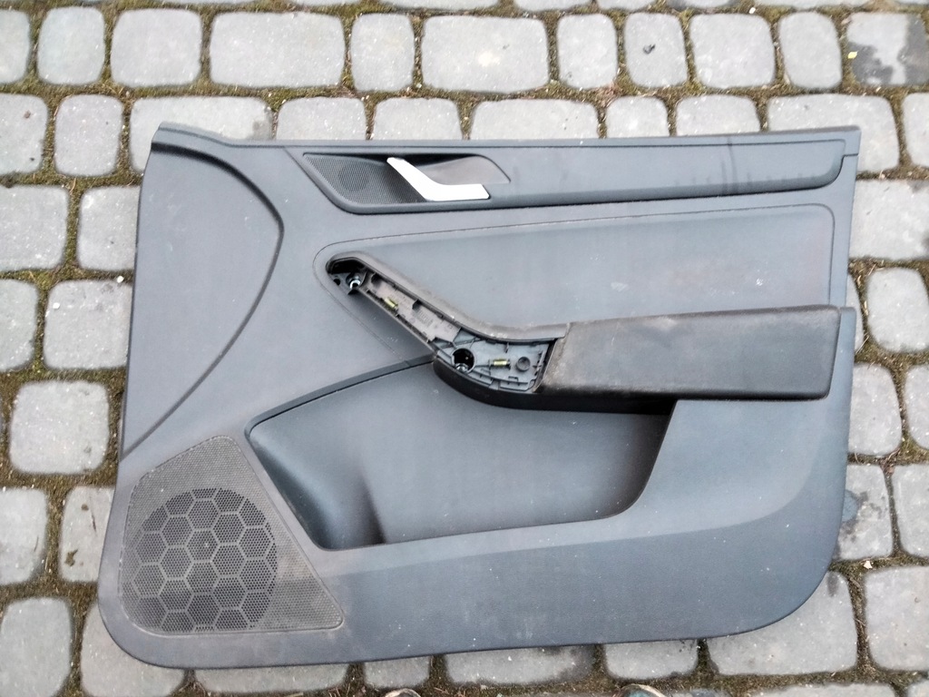 фото №1, Обшивка оббивка двері правий перед skoda rapid