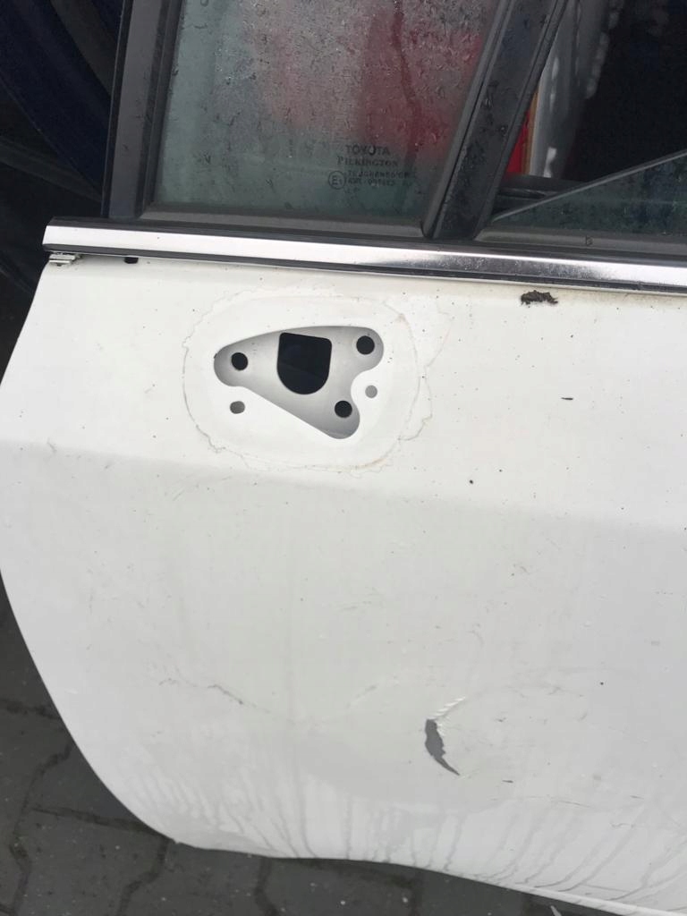 фото №5, Двері лівий перед toyota avensis t27 040