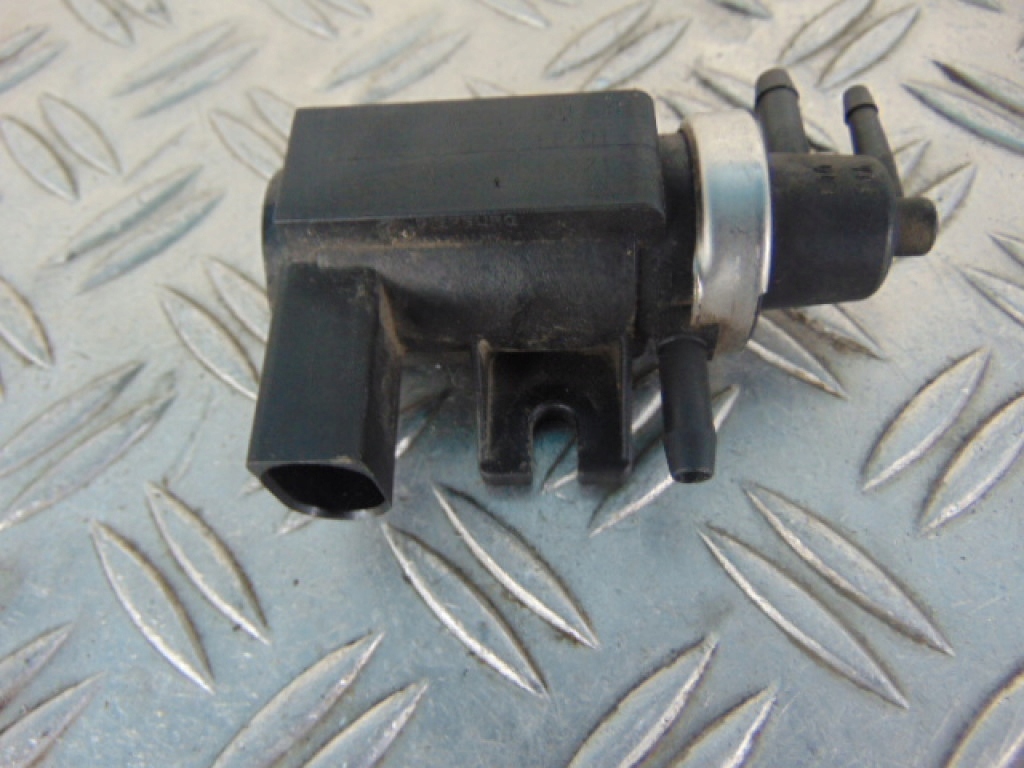 фото №1, Volkswagen golf клапан вакуумa ---