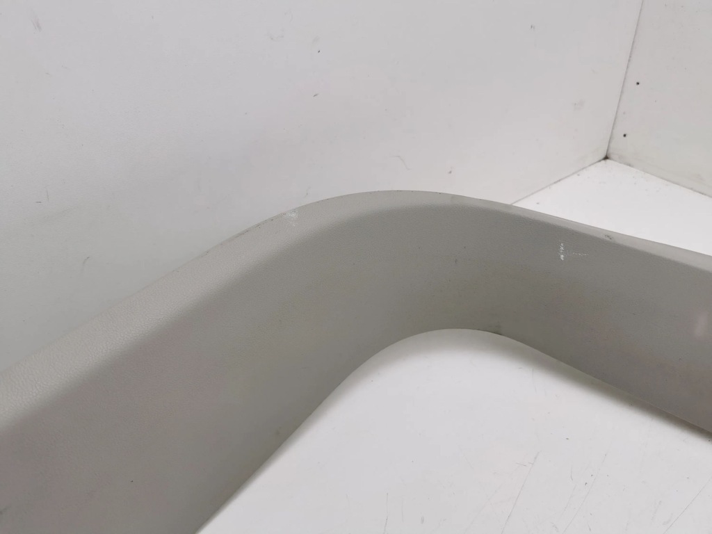 фото №10, Chrysler grand voyager v 2011 оббивка задній кришки багажника