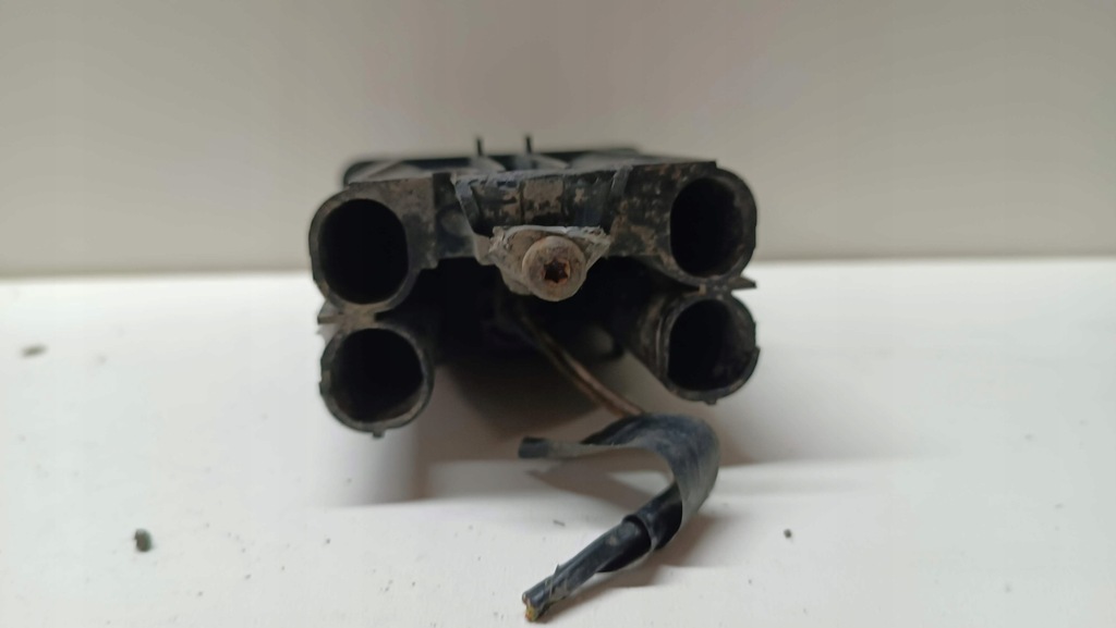 фото №2, Датчик переключения поперечина движения 9659847680 citroen c5 ii номер 6